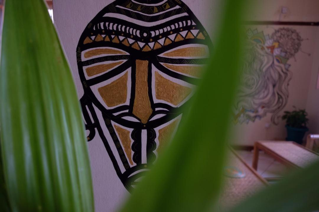 The Five Horsemen Hostel Kampala Luaran gambar