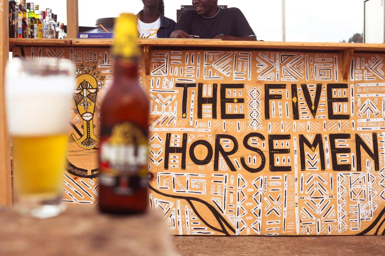 The Five Horsemen Hostel Kampala Luaran gambar