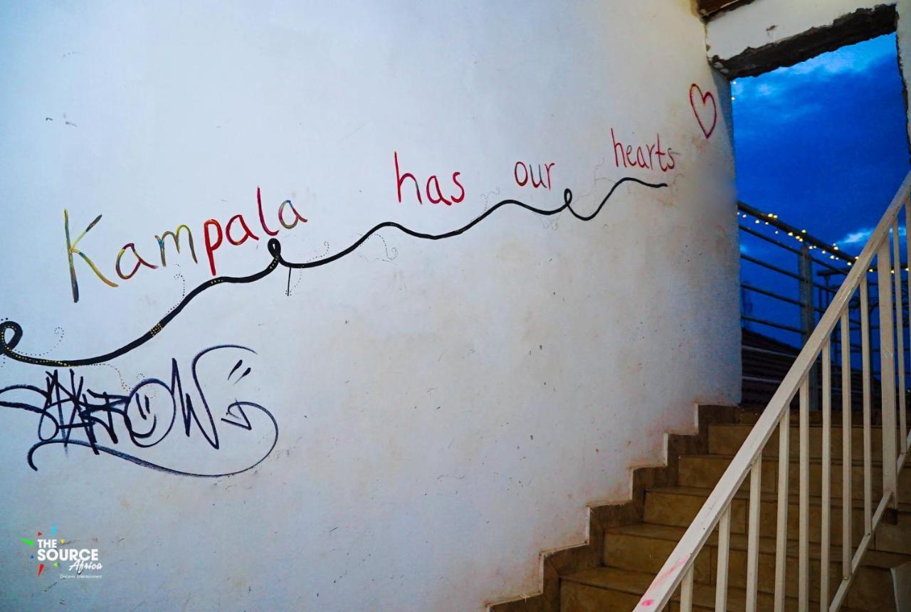 The Five Horsemen Hostel Kampala Luaran gambar