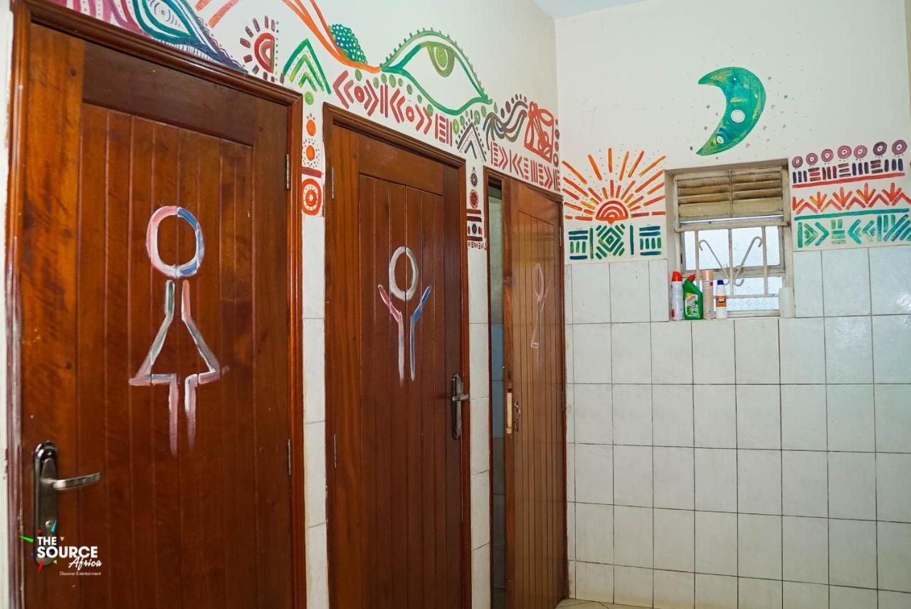 The Five Horsemen Hostel Kampala Luaran gambar